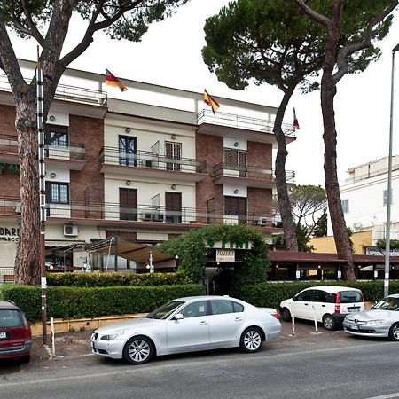 Hotel 4 Pini Рим Екстер'єр фото