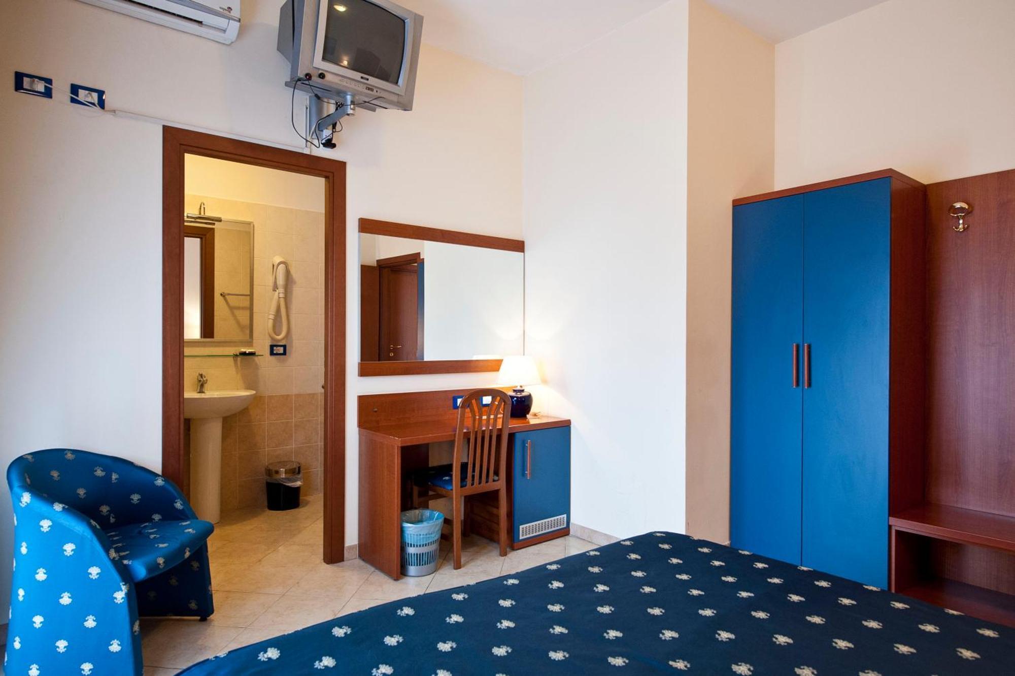 Hotel 4 Pini Рим Екстер'єр фото