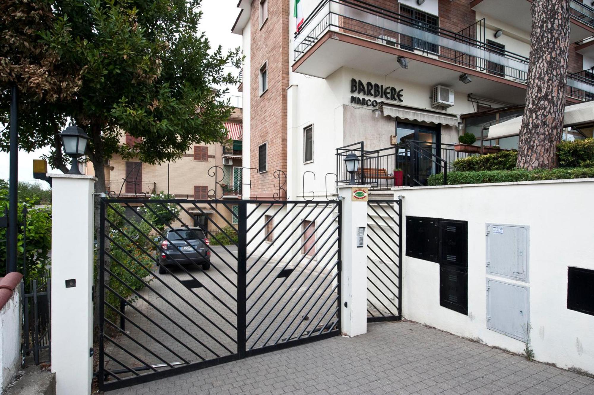 Hotel 4 Pini Рим Екстер'єр фото