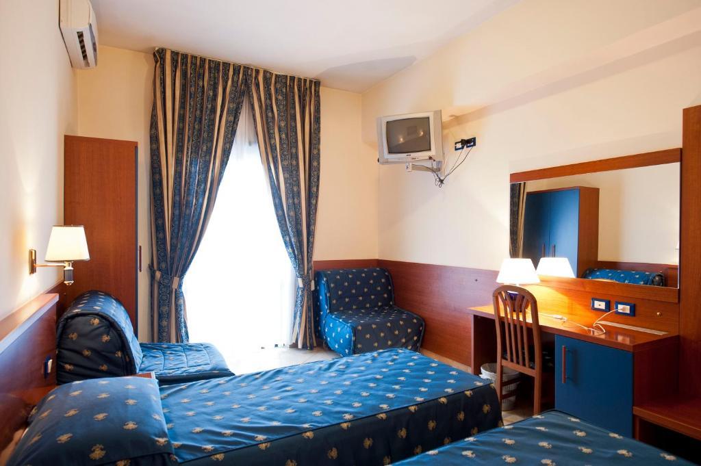 Hotel 4 Pini Рим Екстер'єр фото